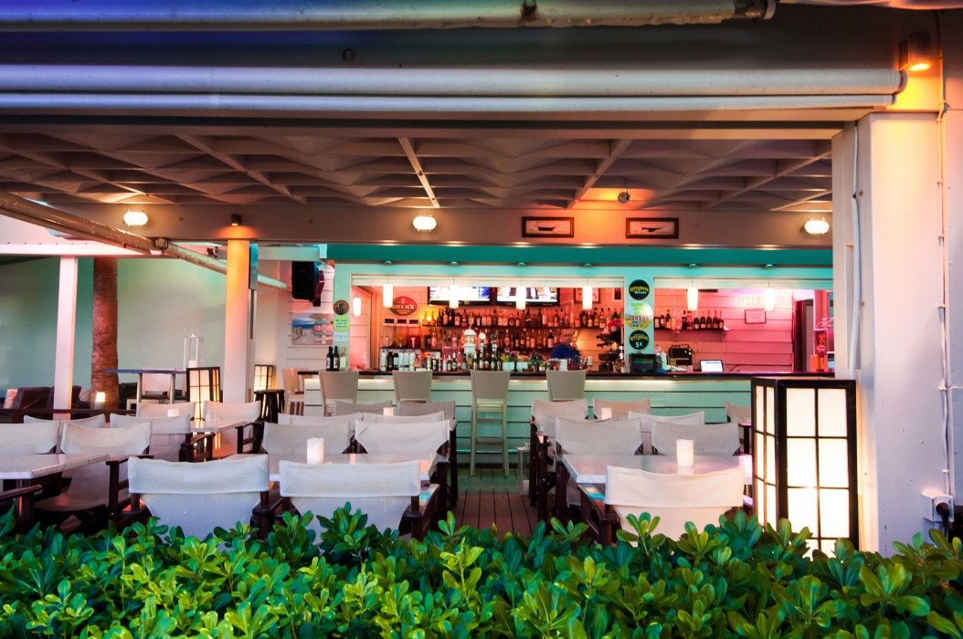 Phoenix Beach Hotel 41/72