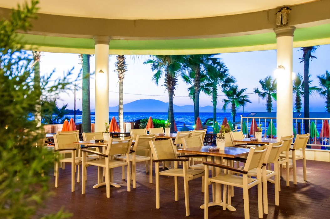 Phoenix Beach Hotel 29/72