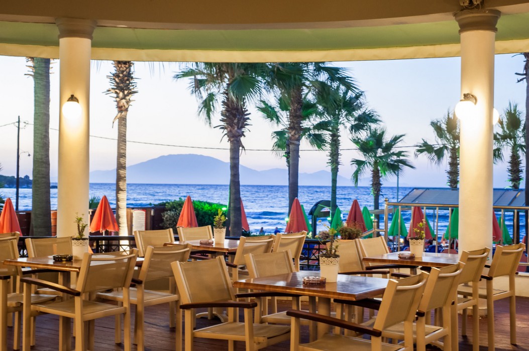 Phoenix Beach Hotel 42/72