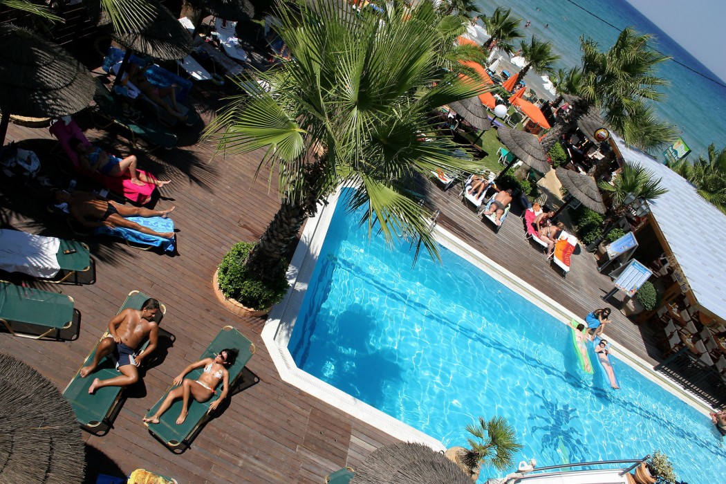 Phoenix Beach Hotel 28/72