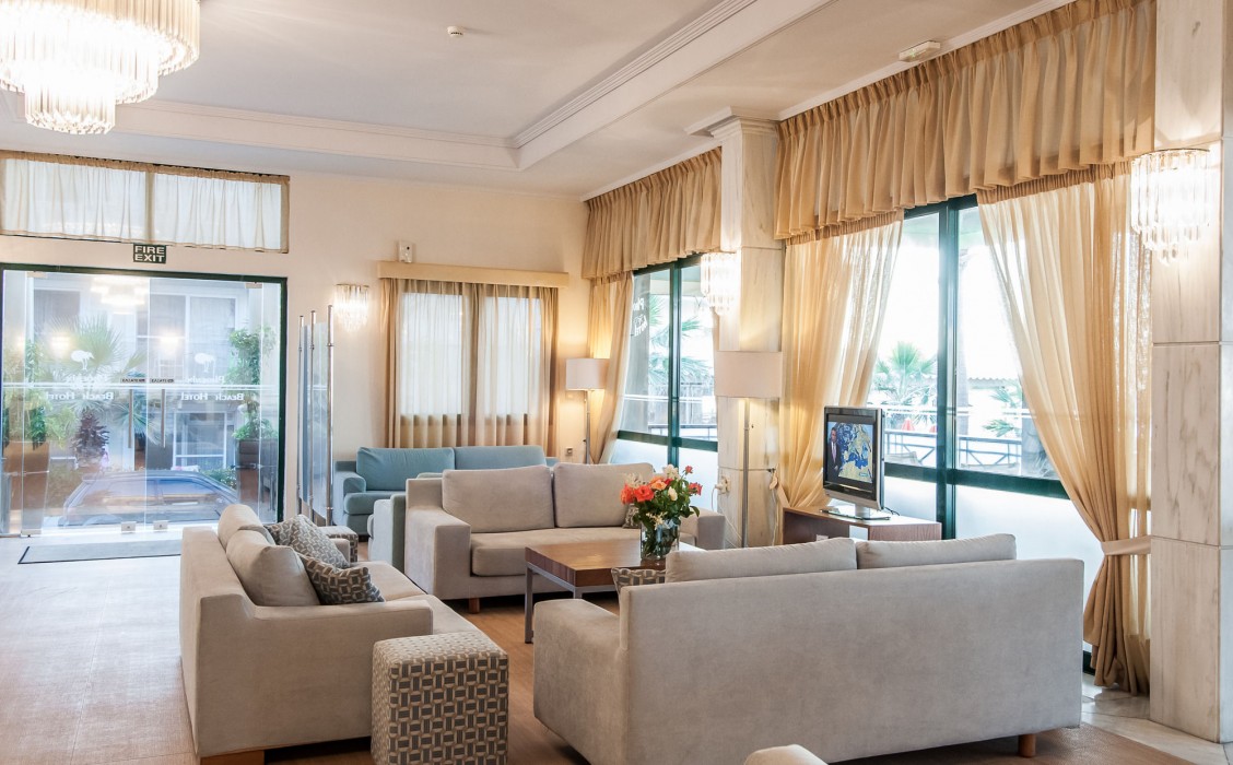 Phoenix Beach Hotel 37/72