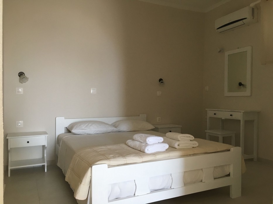 Galini Oia - Adults Only 18/77