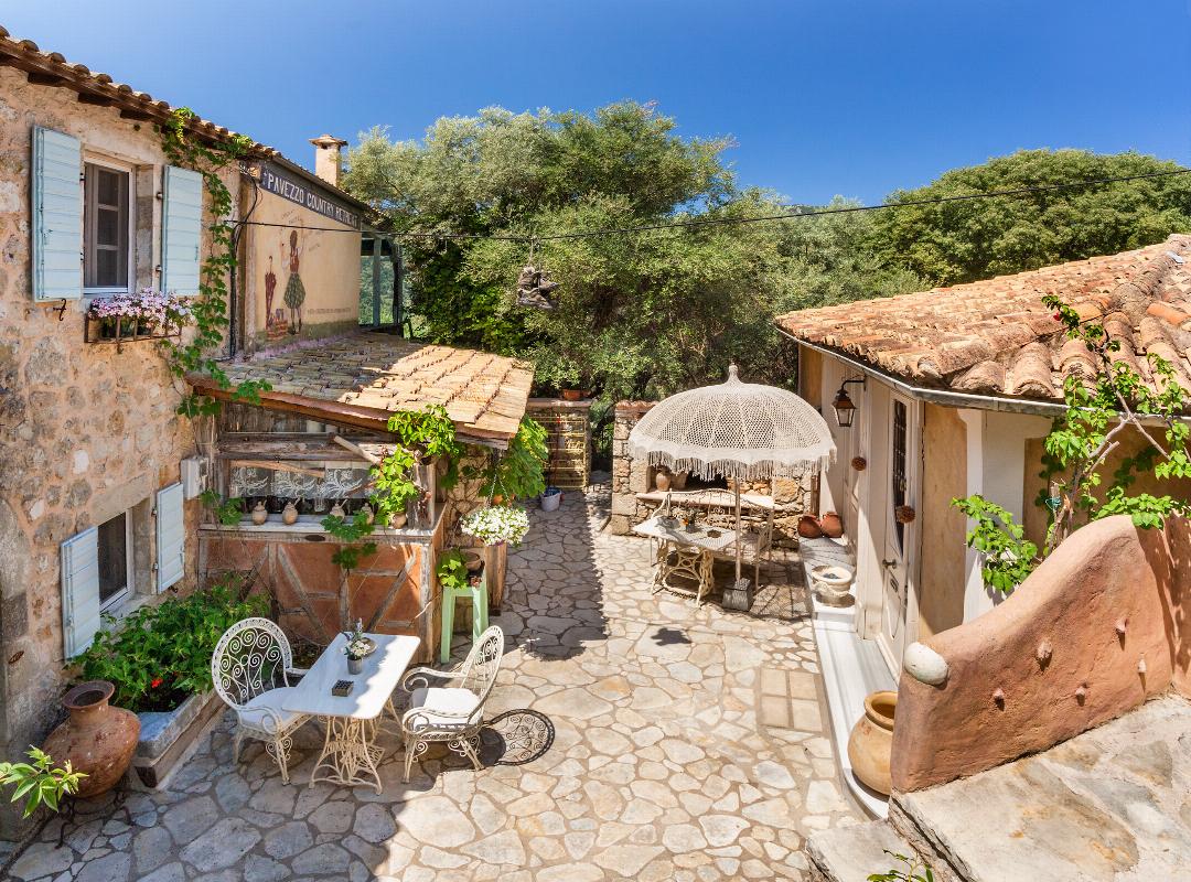 Pavezzo Country Retreat photo3