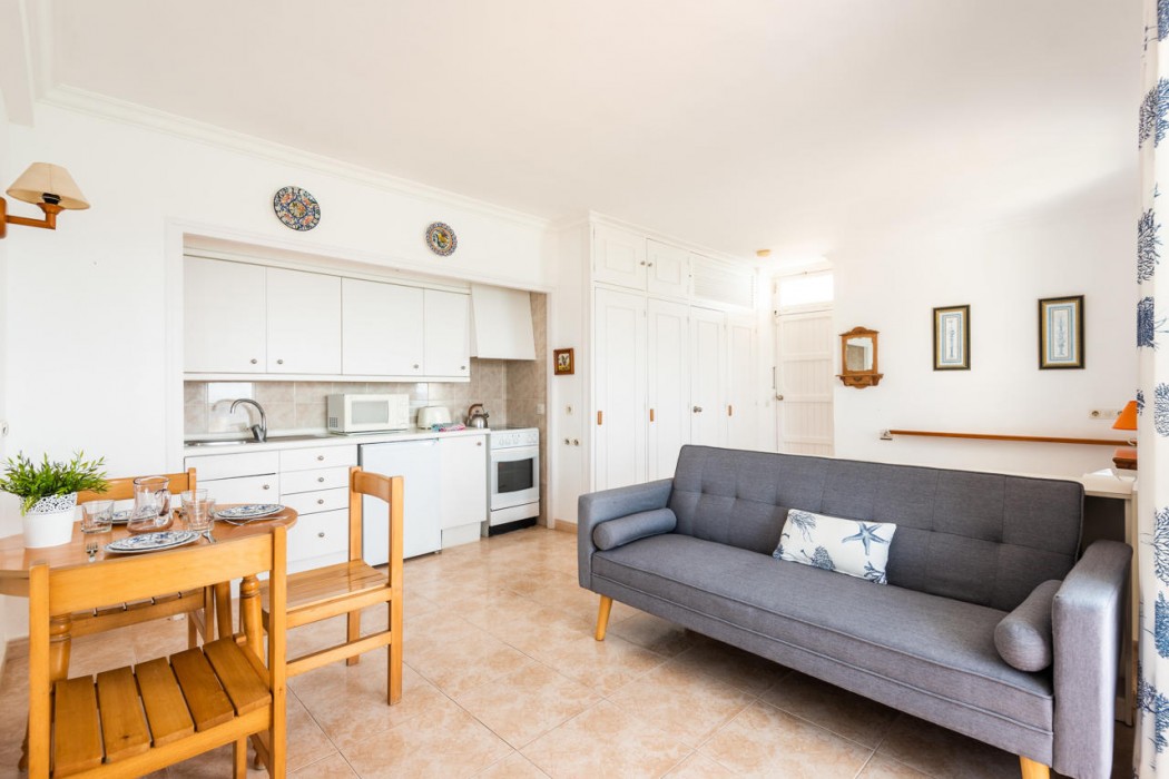 Vistamar Apartments 8/17