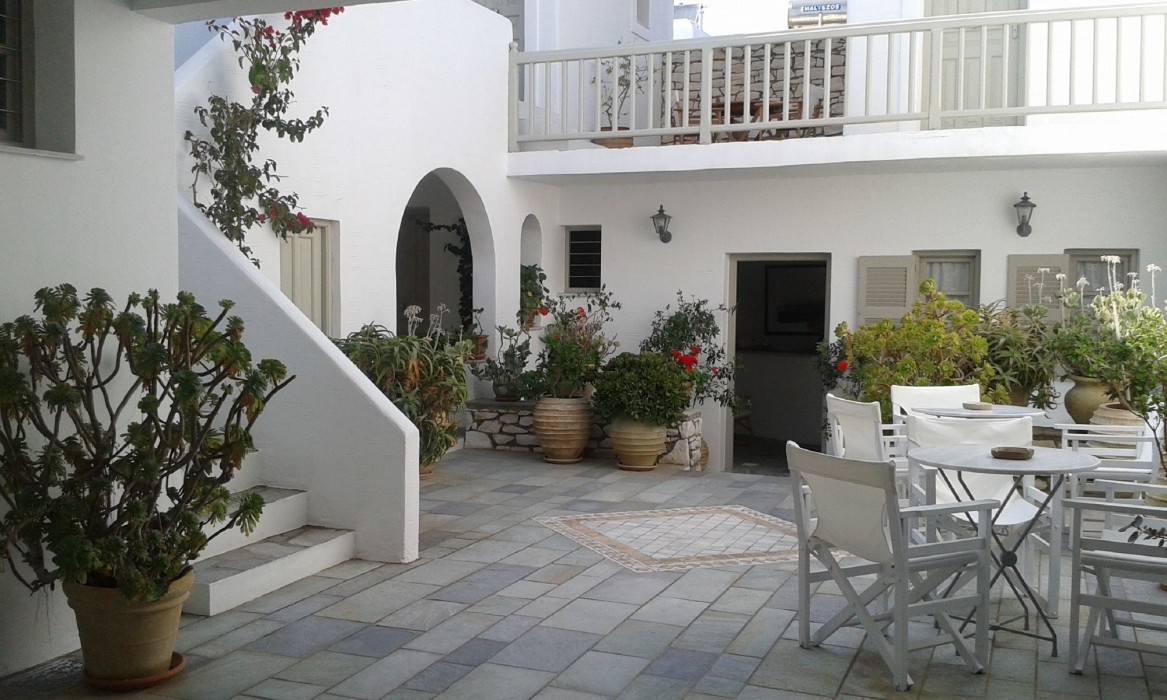 Despinas Rooms And Apartments 35/95