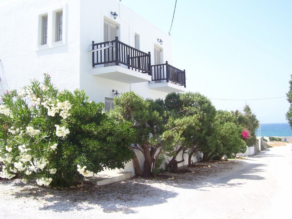 Despinas Rooms And Apartments 40/95
