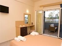 Paradise Resort 47/100