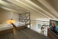 Paradise Resort 36/100