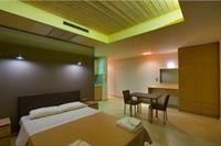 Paradise Resort 68/100
