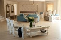 Paradise Resort 23/100