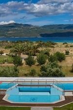 Paradise Resort 40/100