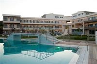 Paradise Resort 62/100
