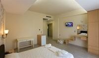 Paradise Resort 35/100