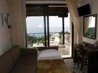 Palamidi Hotel 64/100