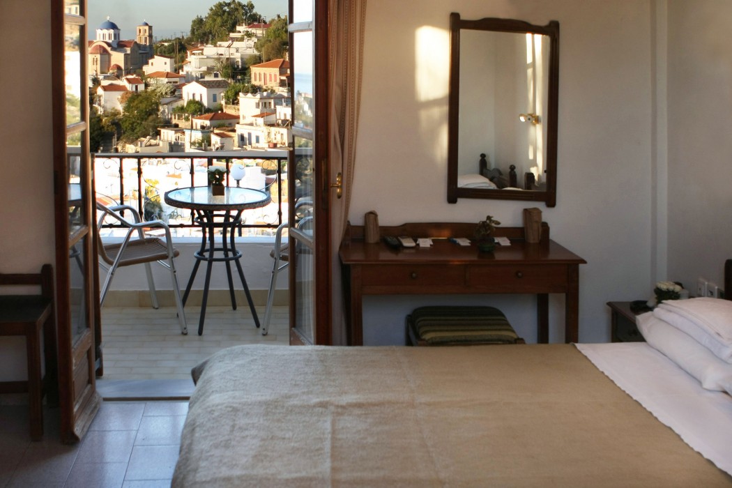 Kastro Hotel 33/100