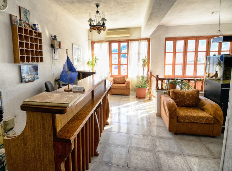 Kastro Hotel 17/100