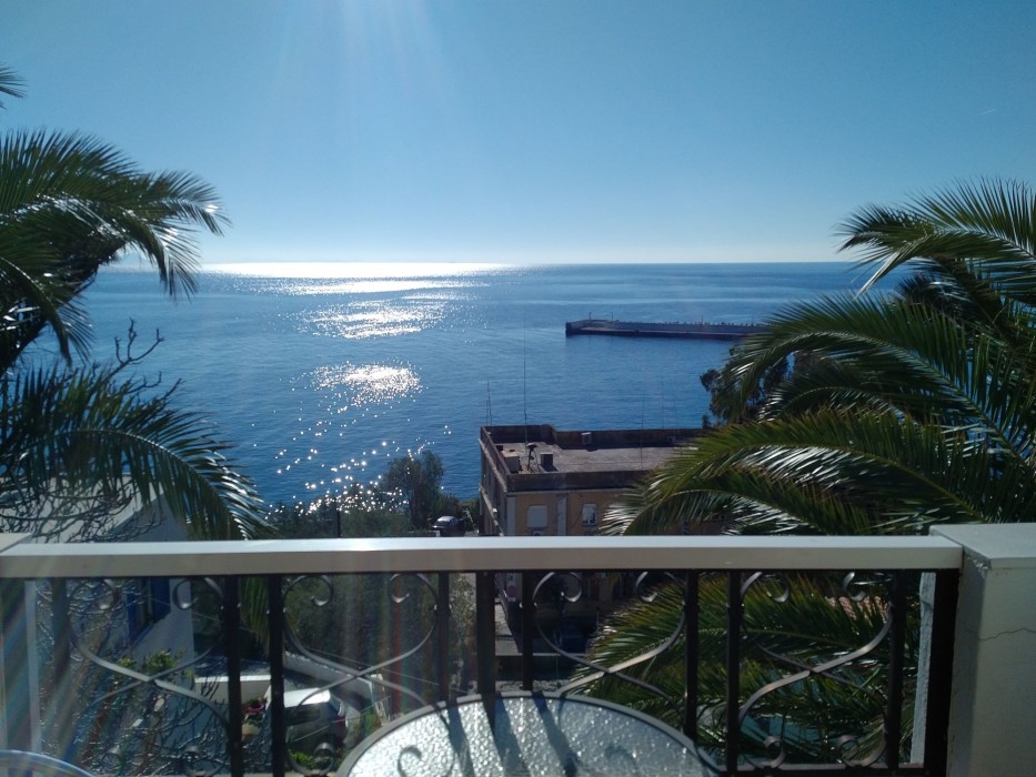 Kastro Hotel 65/100