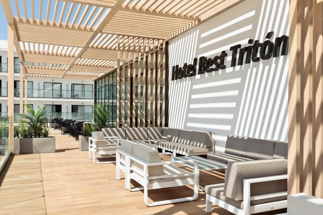 Best Triton Hotel 4/72