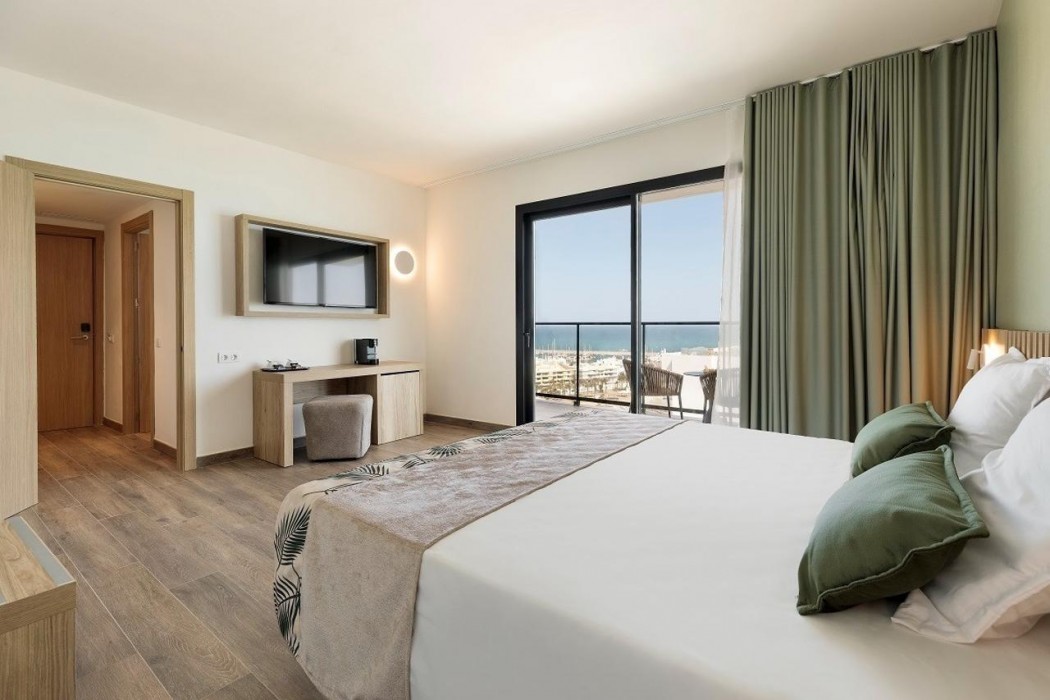 Best Triton Hotel 19/72