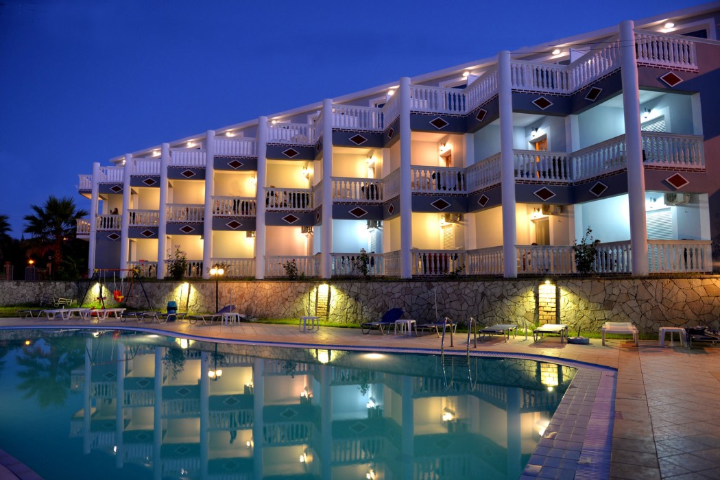Callinica Hotel 33/68