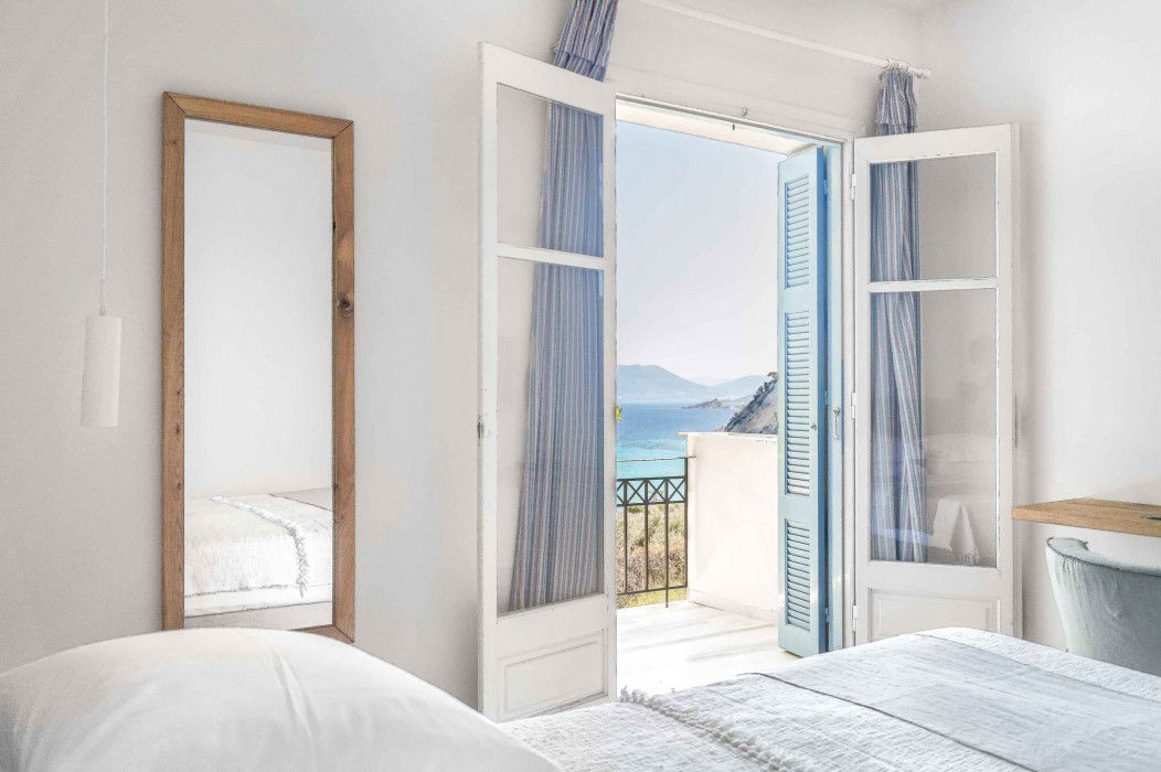 Armonia Bay Hotel 8/48