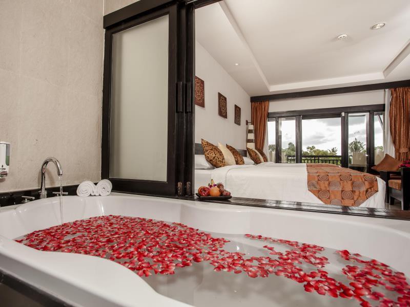 Horizon Karon Beach Resort And Spa 9/35