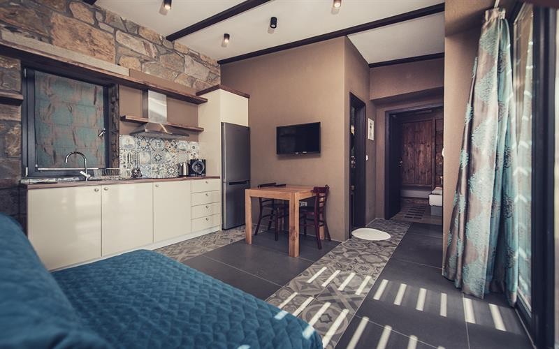 Keros Blue Luxury Rooms & Villas 9/49
