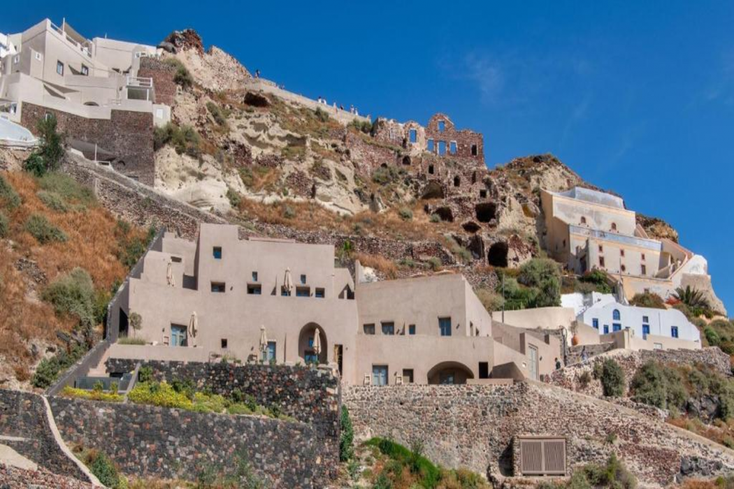 Old Castle Oia photo1