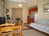 Bella Vista Apartments And Studios 27/68