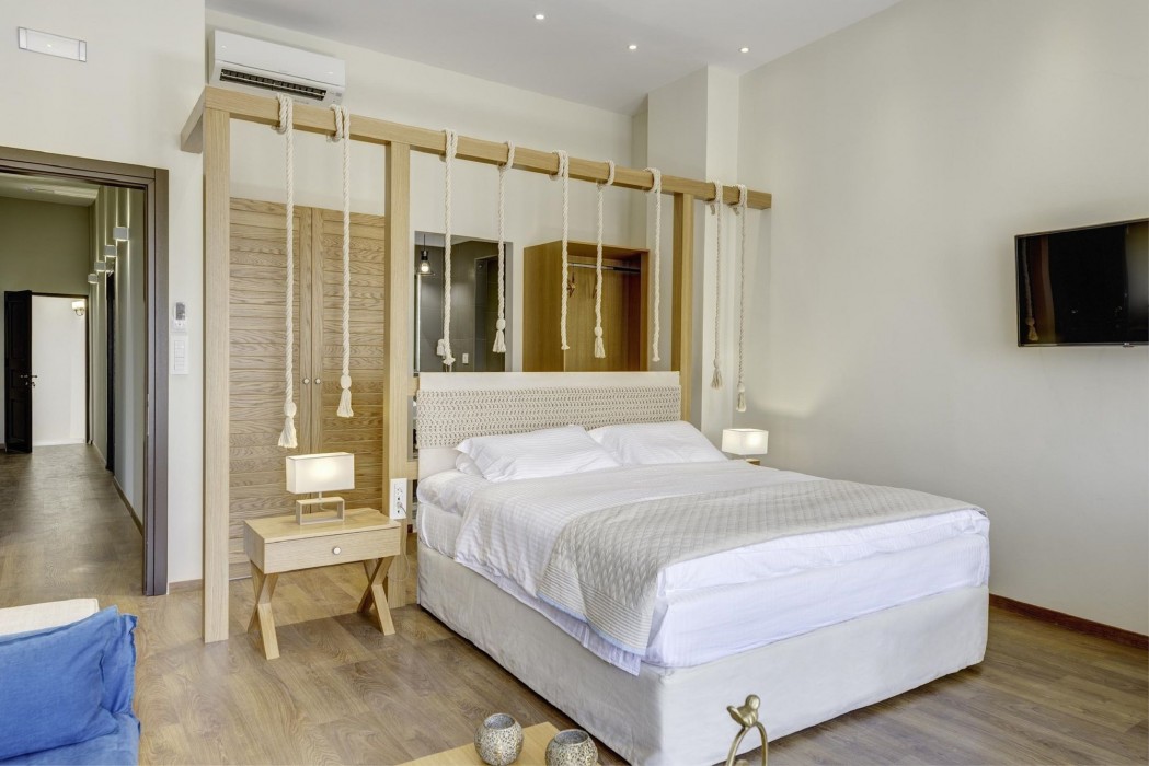1844 Suites 26/61