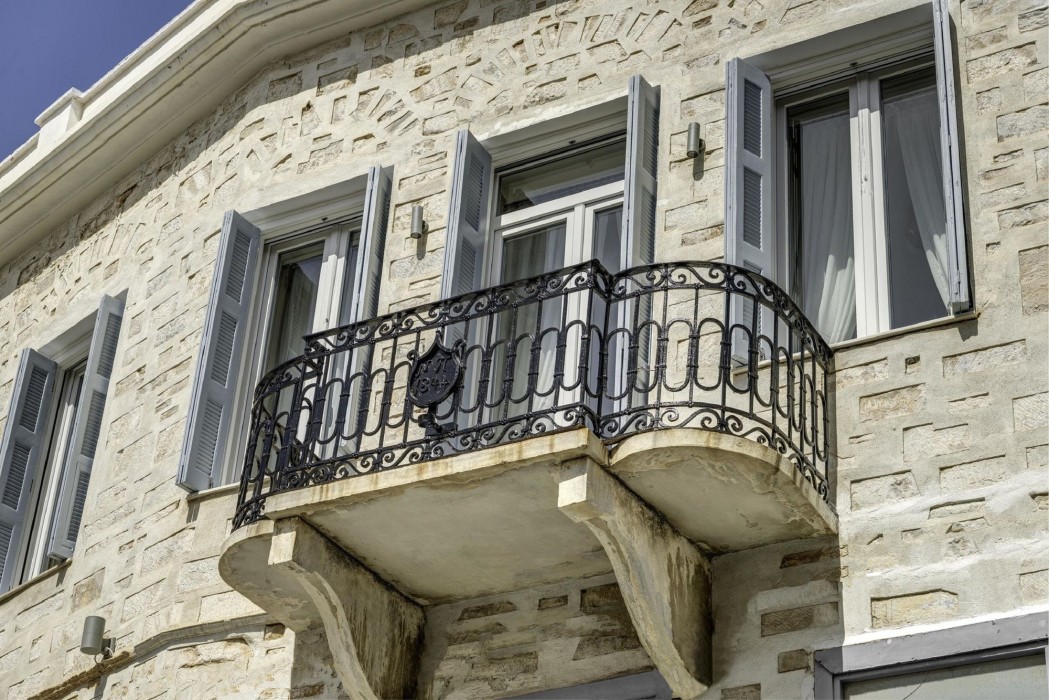 1844 Suites 33/61