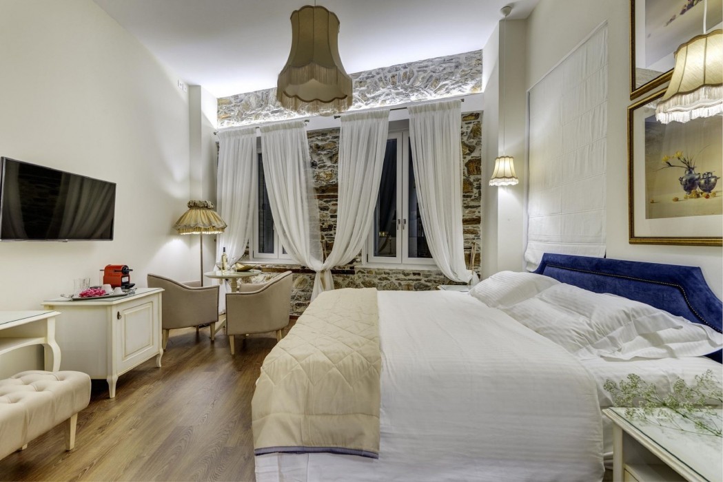 1844 Suites 27/61