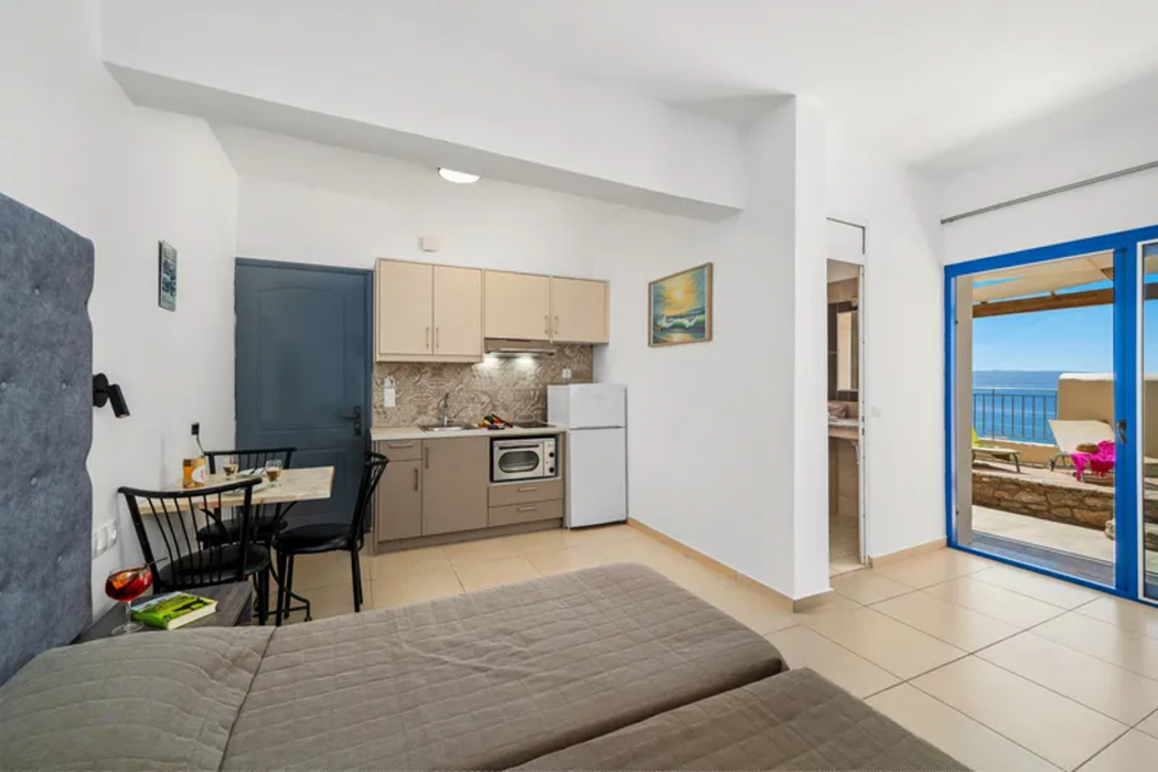 Ariadne Apartments 7/10