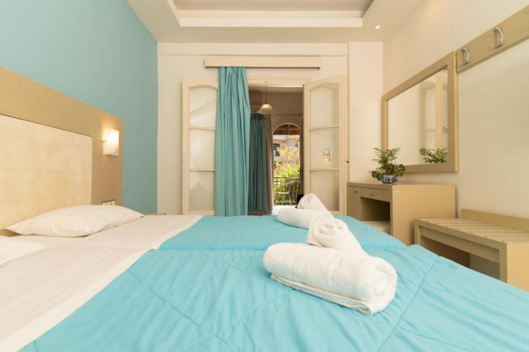 Porto Koukla Beach Hotel 23/89