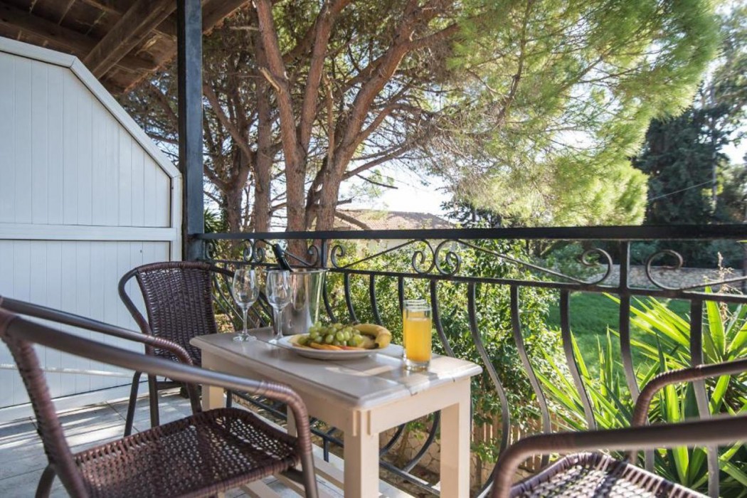 Porto Koukla Beach Hotel 25/89
