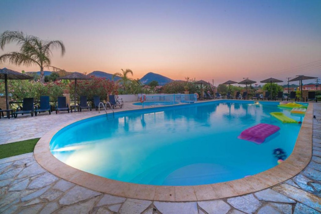 Porto Koukla Beach Hotel 8/89