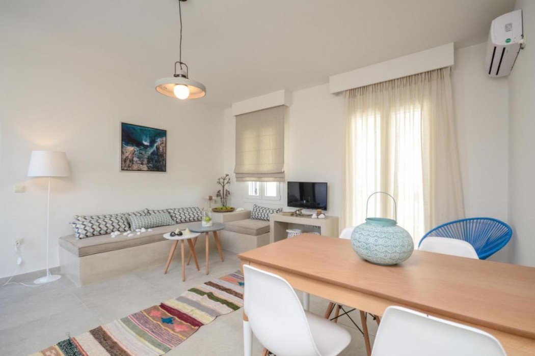 Plaka Collection Villas 7/25
