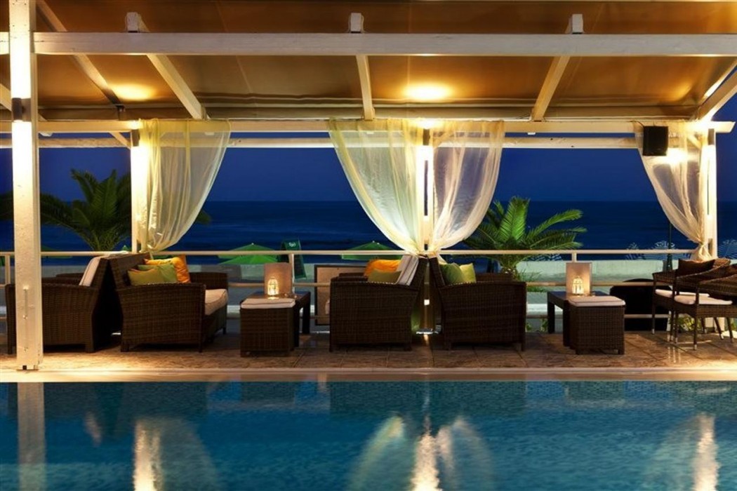 Summer Beach Hotel 16/42