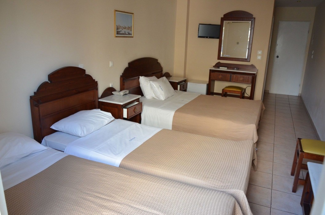 Byron Hotel 32/73