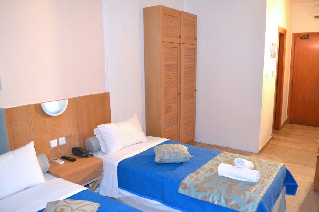 Regos Resort Hotel 28/78