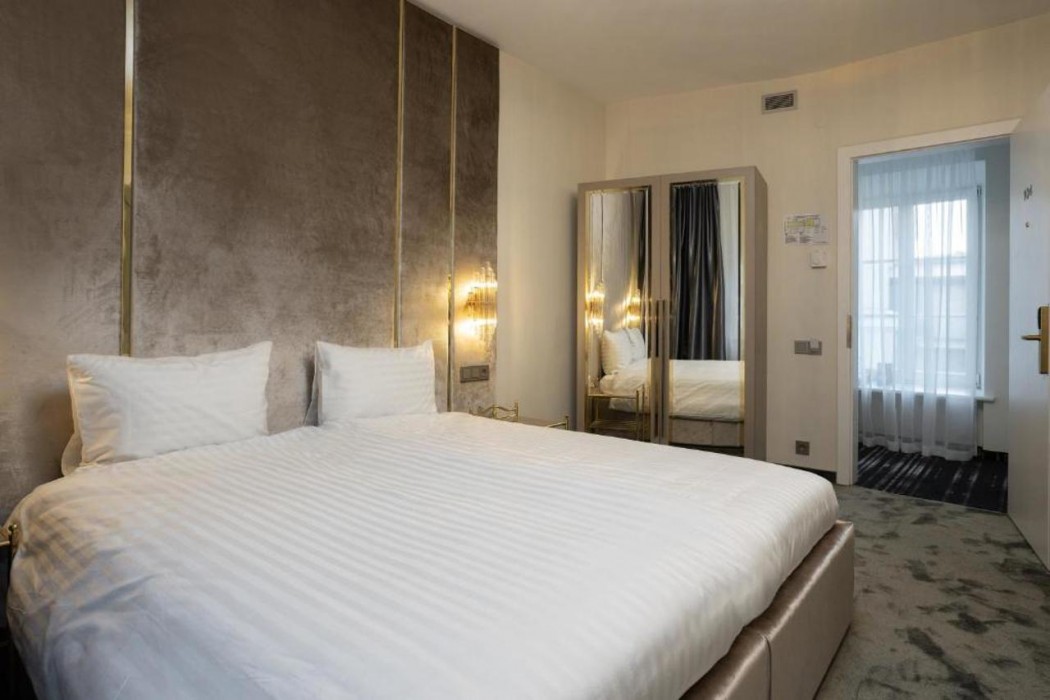 St Palace Hotel 20/73