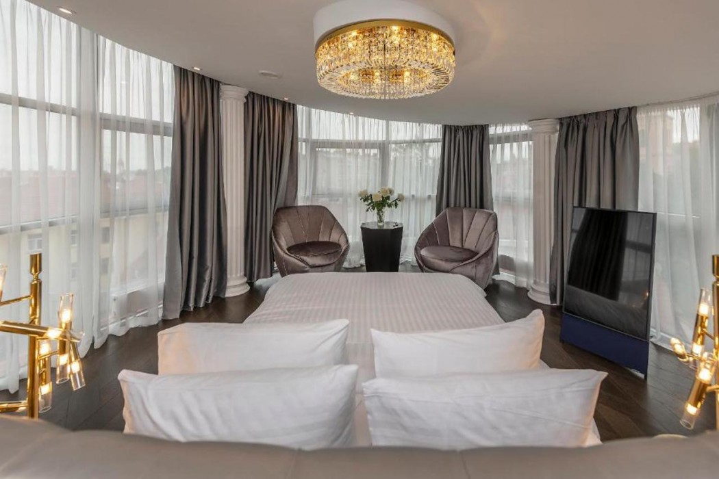 St Palace Hotel 26/73