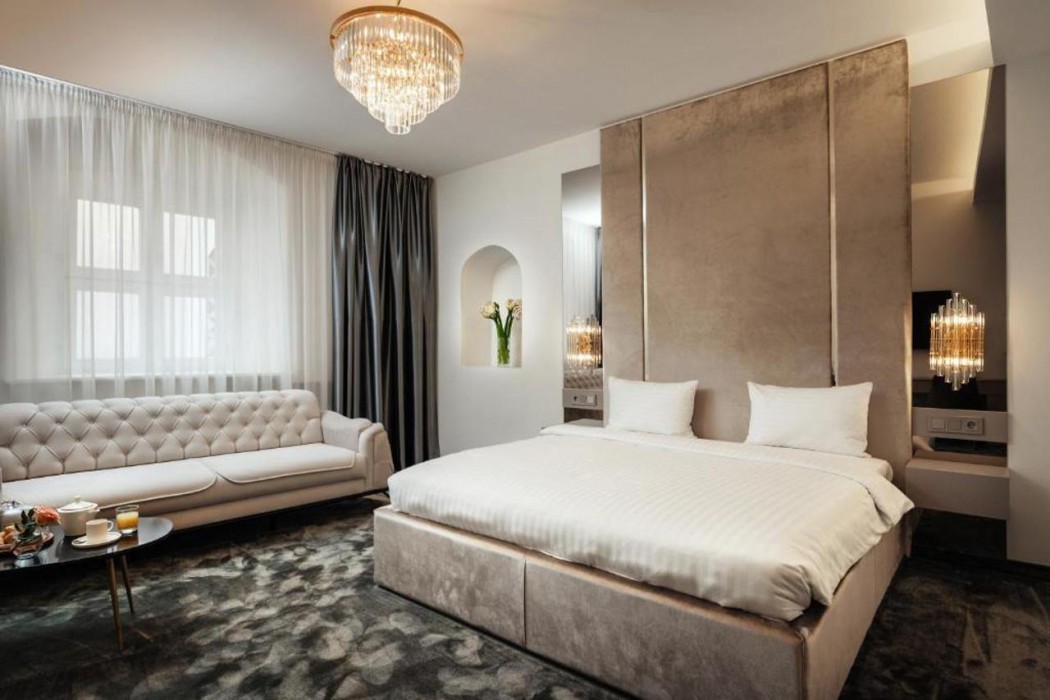 St Palace Hotel 25/73
