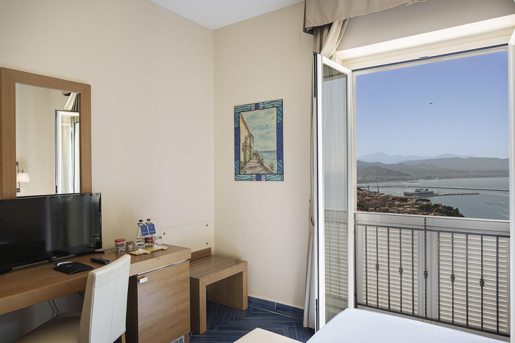 Raito Hotel 31/133