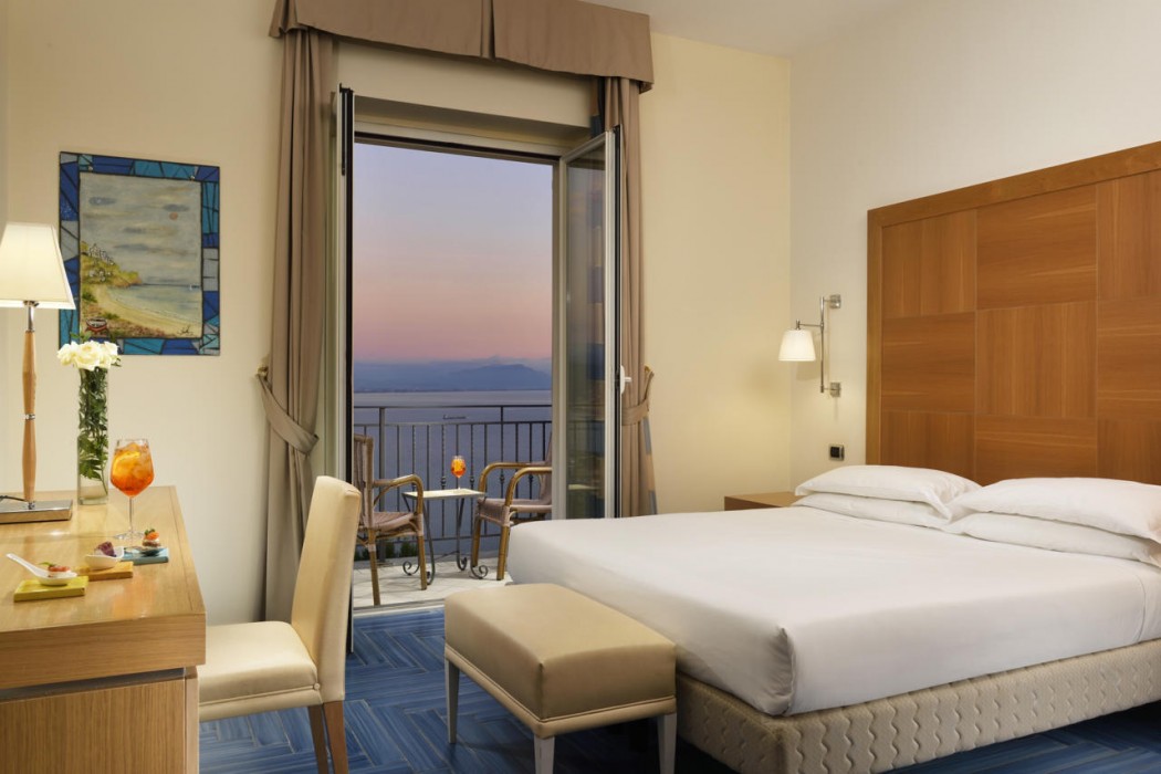 Raito Hotel 30/133