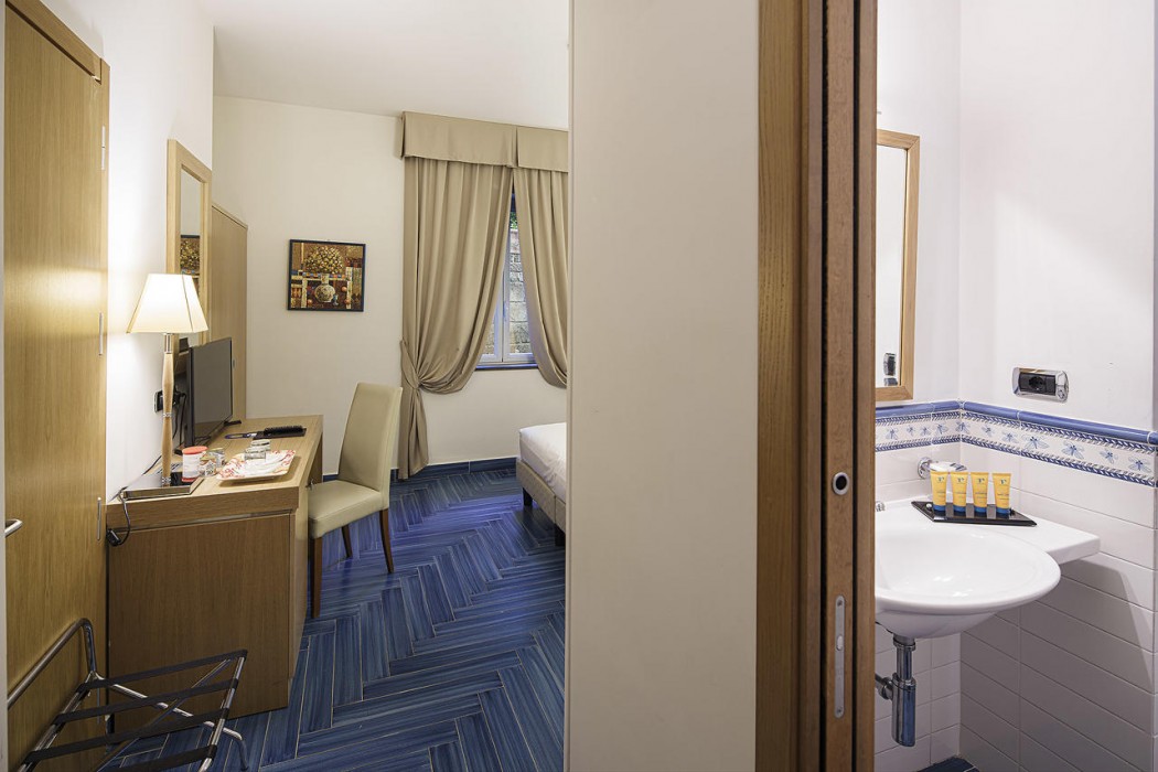 Raito Hotel 21/133