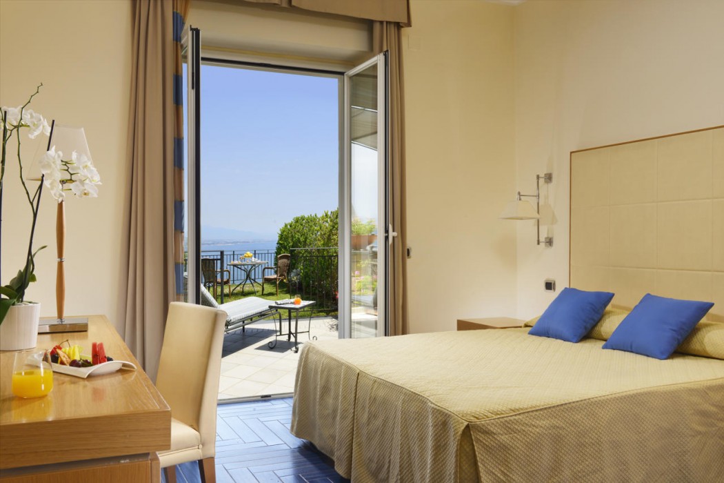 Raito Hotel 60/133