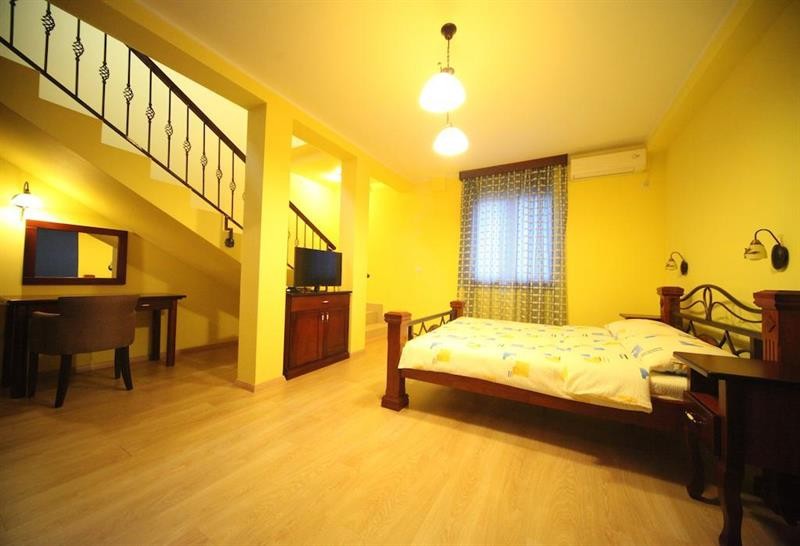 Hotel Laguna 30/72