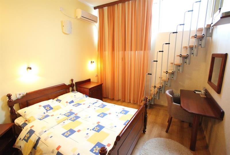 Hotel Laguna 37/72