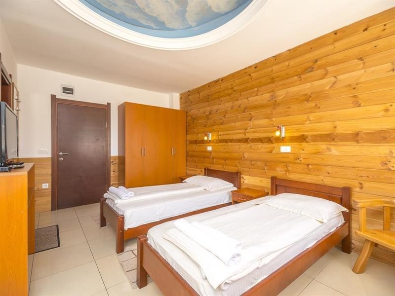 Hotel Enigma 23/72